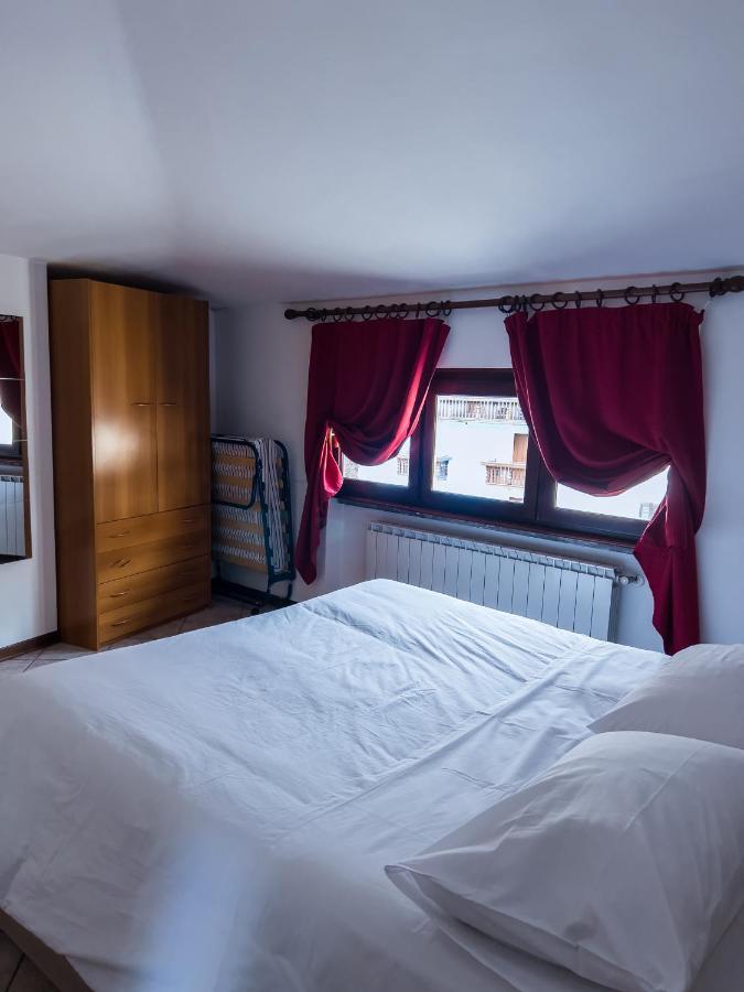 Aparthotel El Rocol Vezza dʼOglio Exterior foto